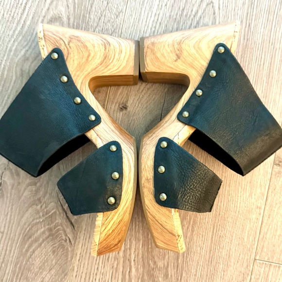 Kork-Ease Darra Sandals in Black - Picture 9 of 11